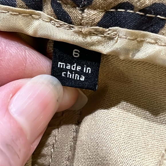 The Limited size 6 Ideal Stretch leopard print crop pants - Picture 7 of 7